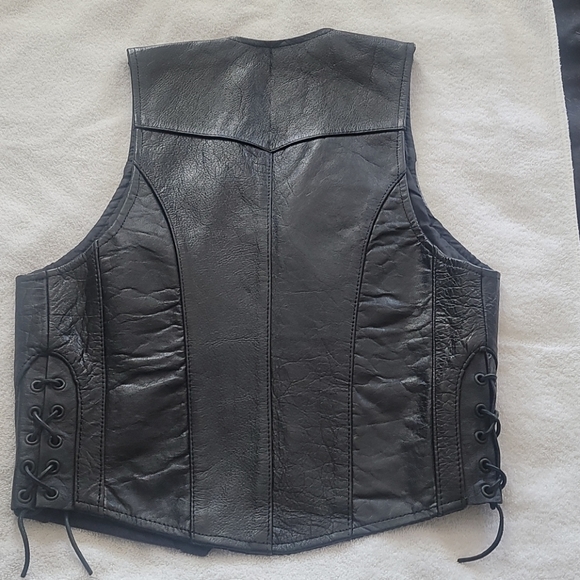 Womans Genuine Leather Vest - Picture 3 of 4